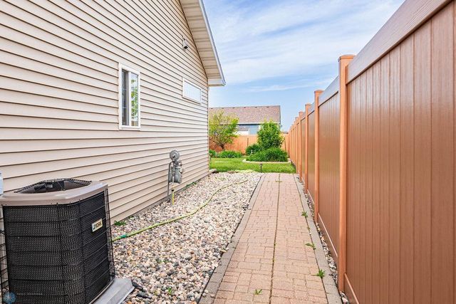3411 25th Street S, Moorhead, MN 56560