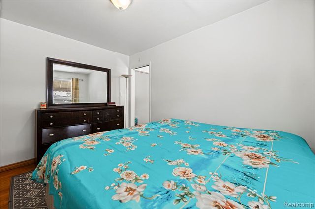 26717 Karen Avenue, Warren, MI 48091