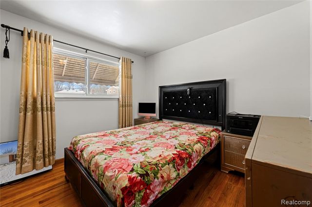 26717 Karen Avenue, Warren, MI 48091