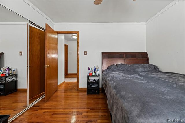 26717 Karen Avenue, Warren, MI 48091