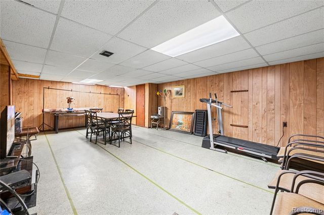 26717 Karen Avenue, Warren, MI 48091