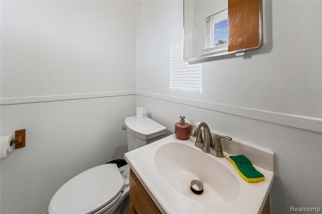 26717 Karen Avenue, Warren, MI 48091