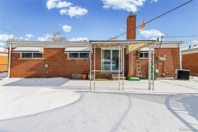 26717 Karen Avenue, Warren, MI 48091