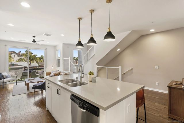 2537 State, Carlsbad, CA 92008