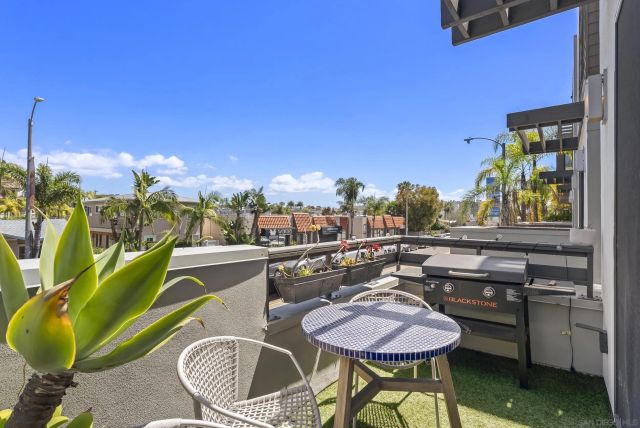 2537 State, Carlsbad, CA 92008