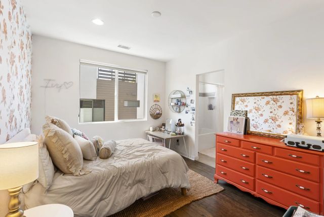 2537 State, Carlsbad, CA 92008
