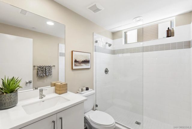 2537 State, Carlsbad, CA 92008
