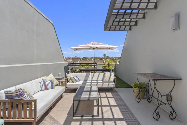 2537 State, Carlsbad, CA 92008