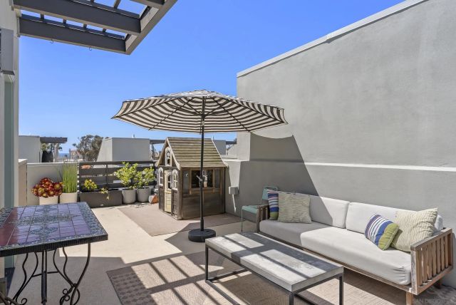 2537 State, Carlsbad, CA 92008