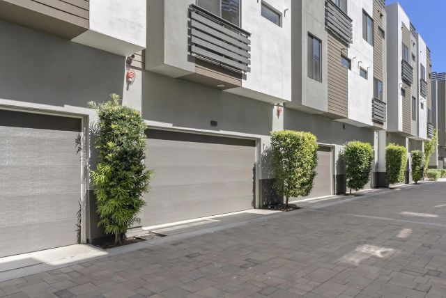 2537 State, Carlsbad, CA 92008