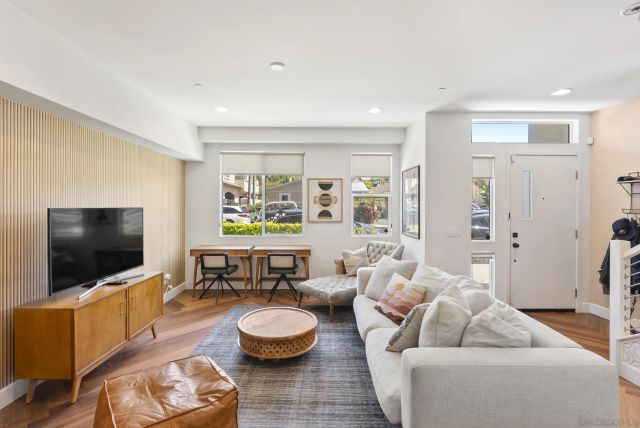 2537 State, Carlsbad, CA 92008