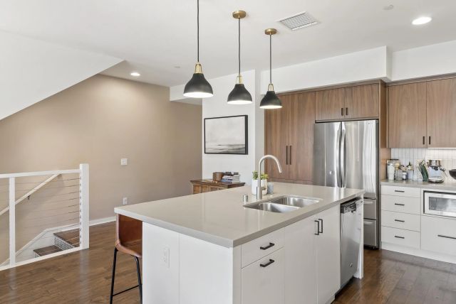 2537 State, Carlsbad, CA 92008