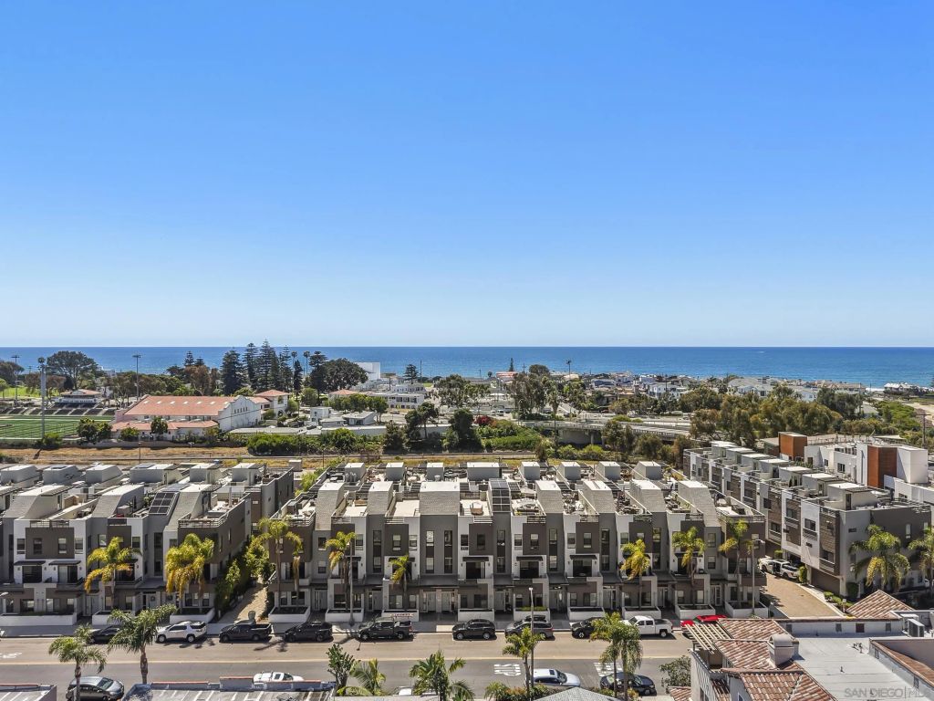 2537 State, Carlsbad, CA 92008