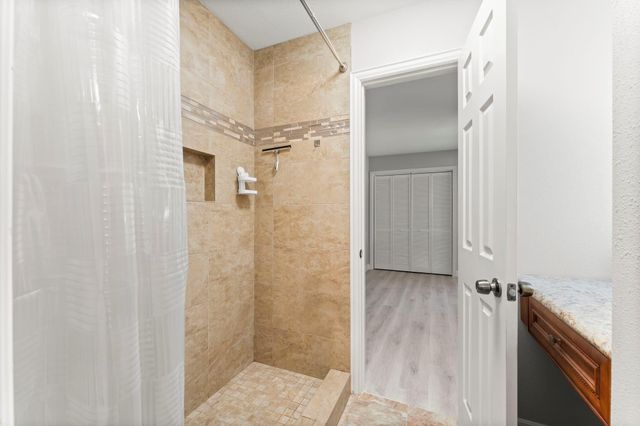 71 Hideaway Drive, Friendswood, TX 77546
