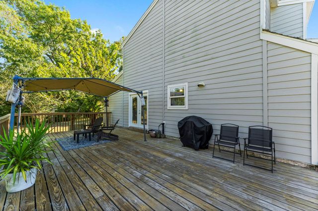 71 Hideaway Drive, Friendswood, TX 77546