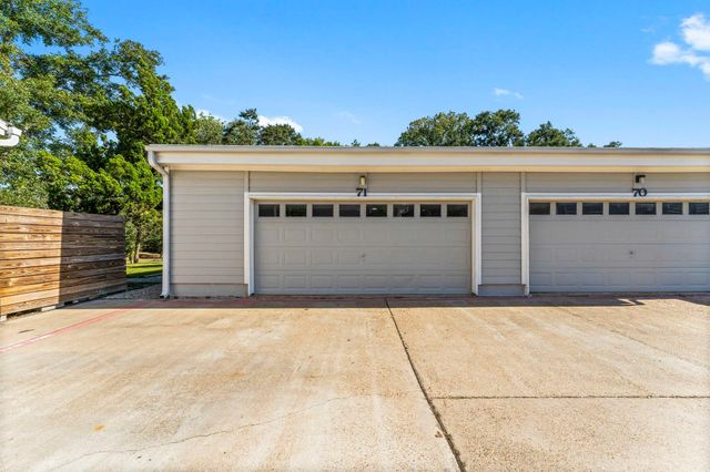 71 Hideaway Drive, Friendswood, TX 77546