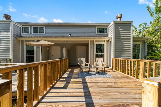 71 Hideaway Drive, Friendswood, TX 77546