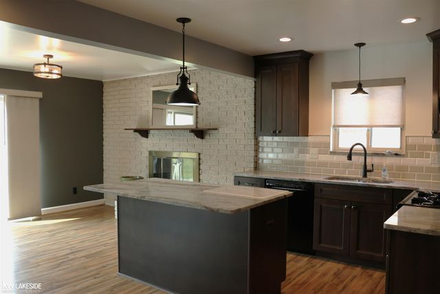 13339 Roxbury Drive, Sterling Heights, MI 48312