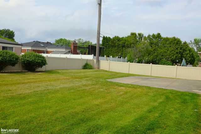 13339 Roxbury Drive, Sterling Heights, MI 48312