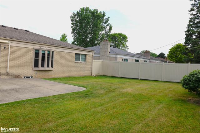 13339 Roxbury Drive, Sterling Heights, MI 48312