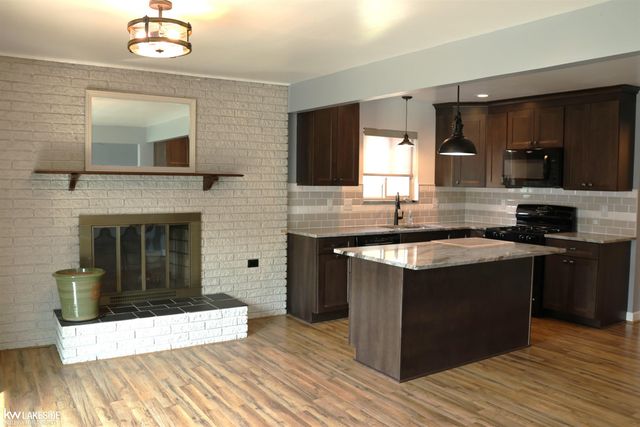 13339 Roxbury Drive, Sterling Heights, MI 48312