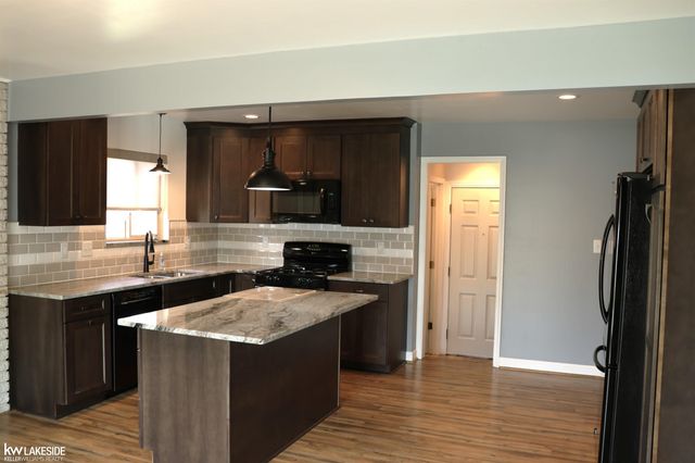 13339 Roxbury Drive, Sterling Heights, MI 48312