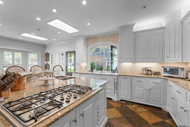 2130 Rue Bienvenue, Baton Rouge, LA 70809