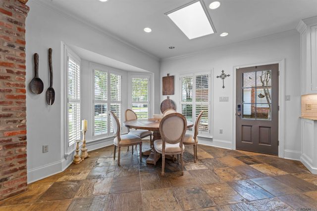 2130 Rue Bienvenue, Baton Rouge, LA 70809