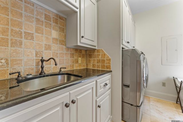 2130 Rue Bienvenue, Baton Rouge, LA 70809