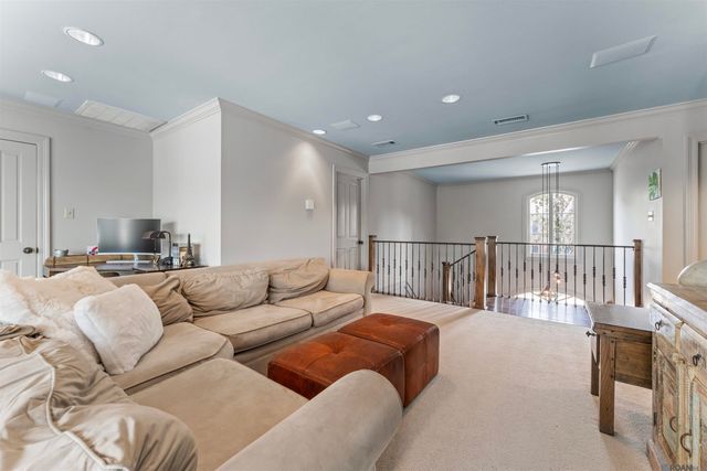 2130 Rue Bienvenue, Baton Rouge, LA 70809