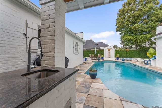 2130 Rue Bienvenue, Baton Rouge, LA 70809