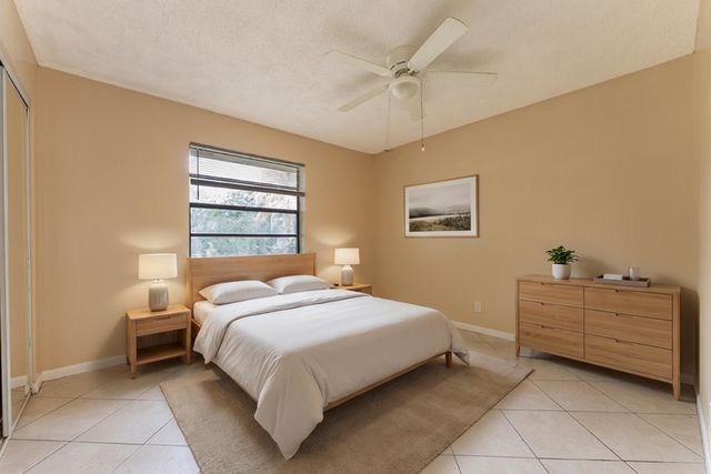 7370 Sunny Hills Terrace, Lake Worth, FL 33462