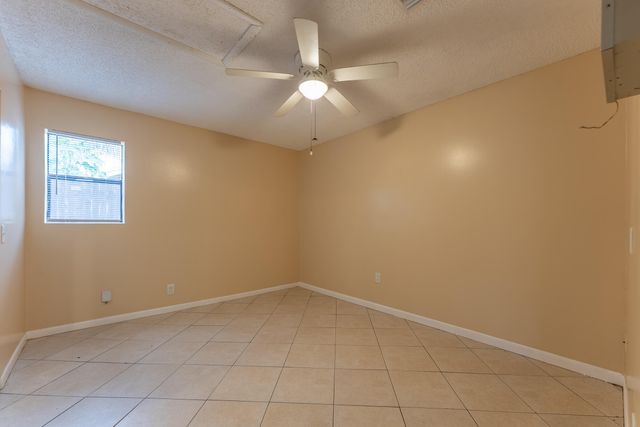 7370 Sunny Hills Terrace, Lake Worth, FL 33462