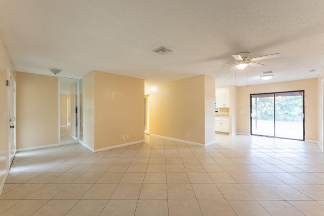 7370 Sunny Hills Terrace, Lake Worth, FL 33462