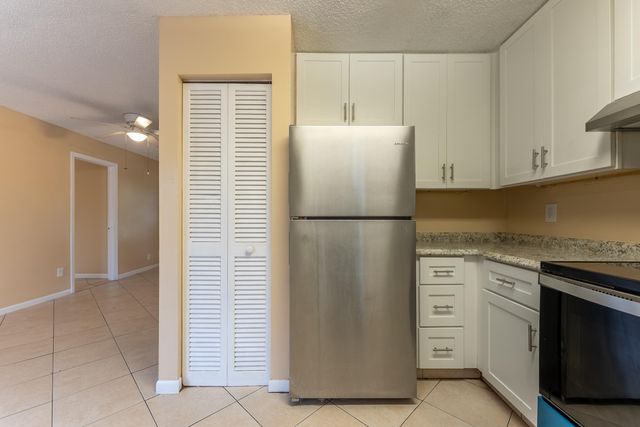 7370 Sunny Hills Terrace, Lake Worth, FL 33462