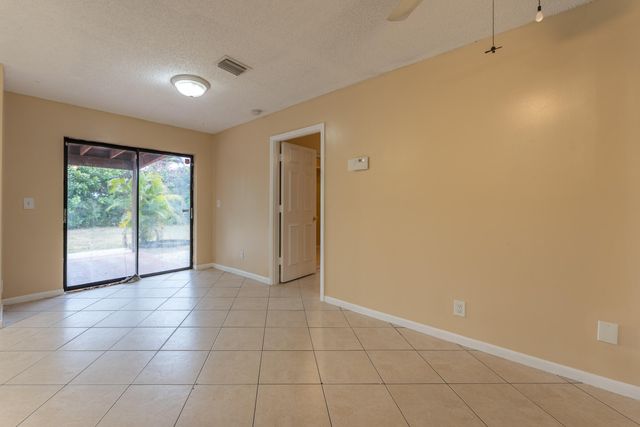 7370 Sunny Hills Terrace, Lake Worth, FL 33462