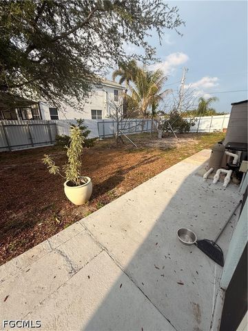 302 NW 24th AVE, Cape Coral, FL 33993