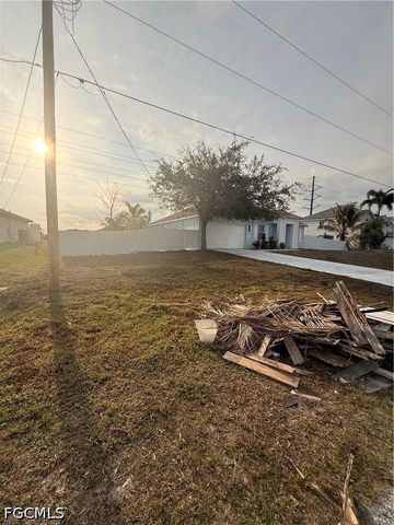 302 NW 24th AVE, Cape Coral, FL 33993