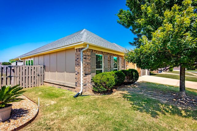 1335 Bobali Gardens, Conway, AR 72034