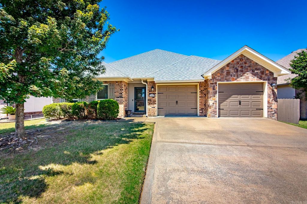 1335 Bobali Gardens, Conway, AR 72034
