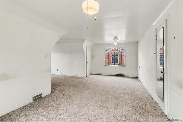 8594 Cloverlawn Street, Detroit, MI 48204