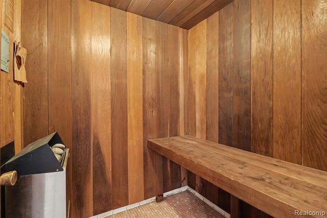 8594 Cloverlawn Street, Detroit, MI 48204