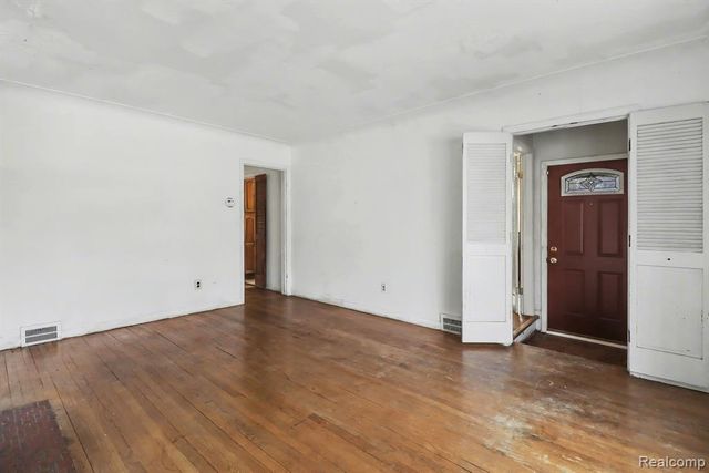 8594 Cloverlawn Street, Detroit, MI 48204