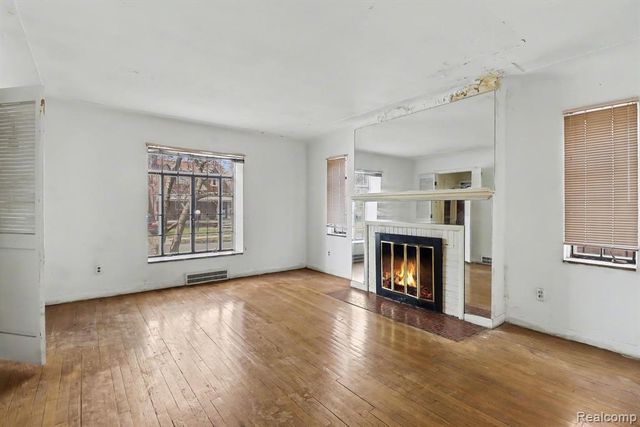 8594 Cloverlawn Street, Detroit, MI 48204