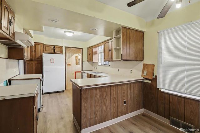 8594 Cloverlawn Street, Detroit, MI 48204