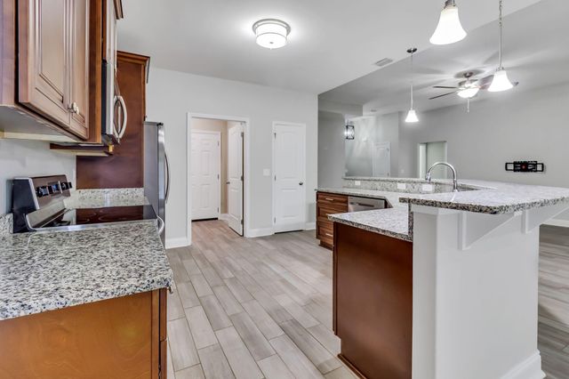 2281 Tom Street, Navarre, FL 32566