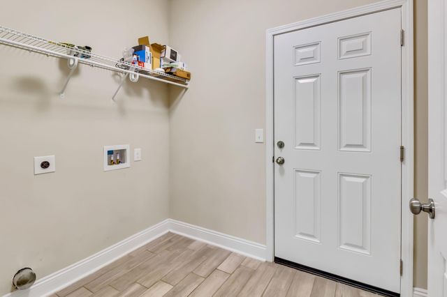 2281 Tom Street, Navarre, FL 32566