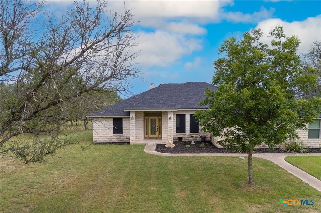 2301 Deer Trail, Lampasas, TX 76550