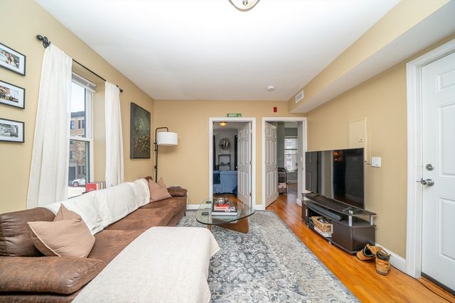 28 Chelsea St, Boston, MA 02128