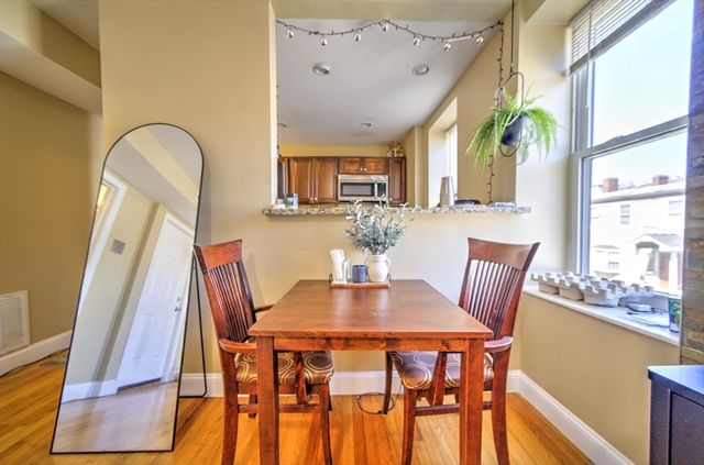 28 Chelsea St, Boston, MA 02128